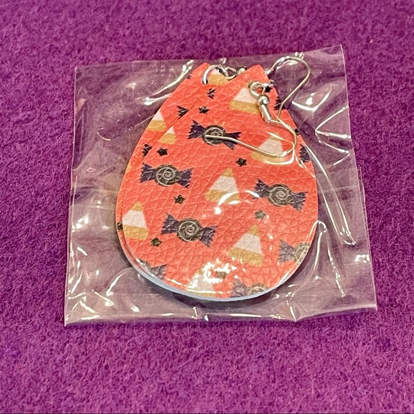 ORANGE HALLOWEEN FAUX LEATHER TEAR DROP EARRINGS WITH CANDY DECOR - Picture 3 of 3